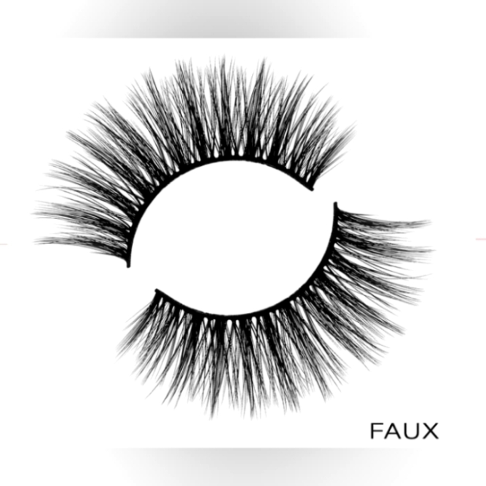 Lavaa Premium Faux Mink Lashes in Charm